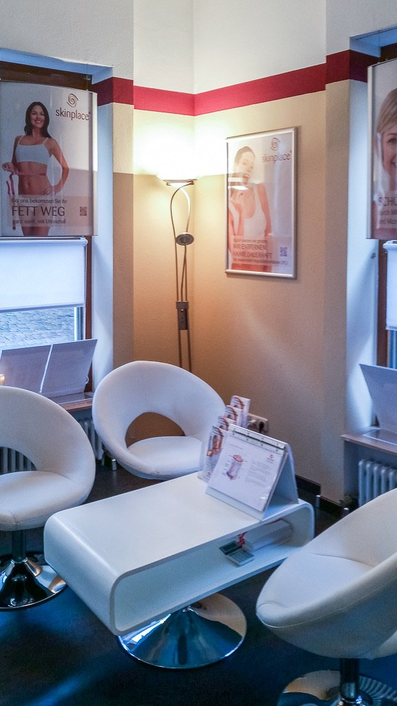 Wartebereich bei skinplace in Freising